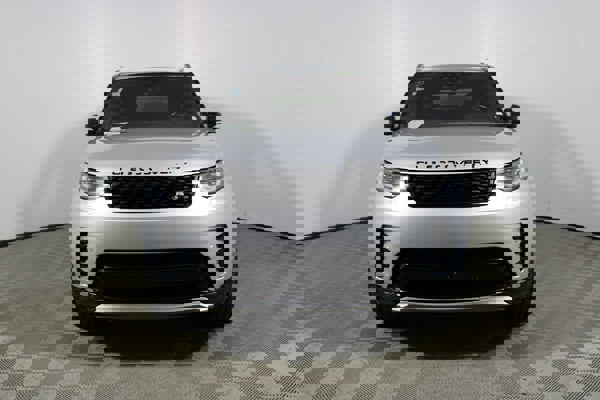 Used 2022 Land Rover Discovery S R-Dynamic image 2