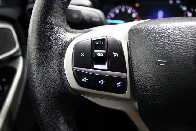 Used 2023 Ford Explorer XLT image 5