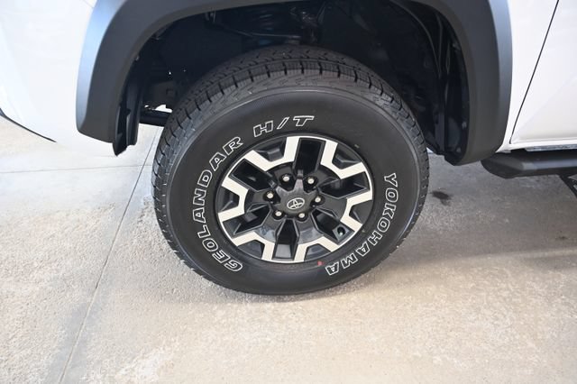Used 2023 Toyota Tacoma TRD Off-Road AWD/4WD image 31
