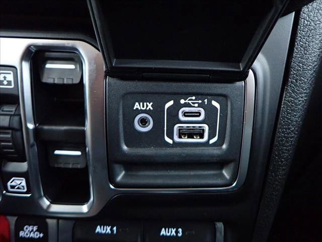 New 2025 Jeep Gladiator Mojave w/ Safety Group image 17