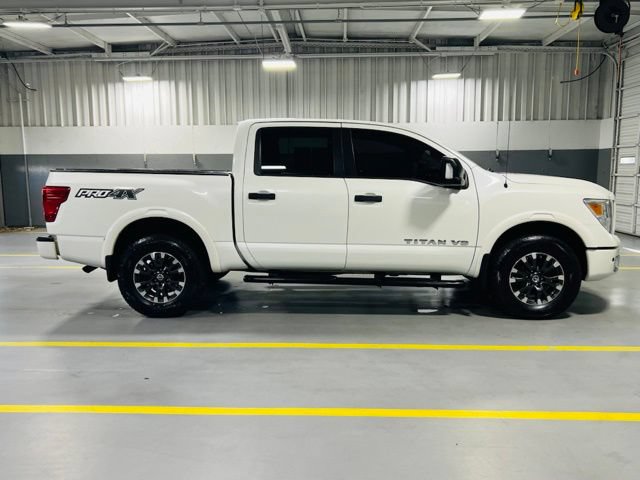 Used 2018 Nissan Titan PRO-4X w/ Pro-4x Convenience Package AWD/4WD image 18