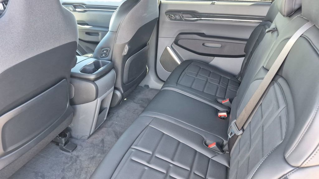 New 2026 Kia EV9 Land image 13