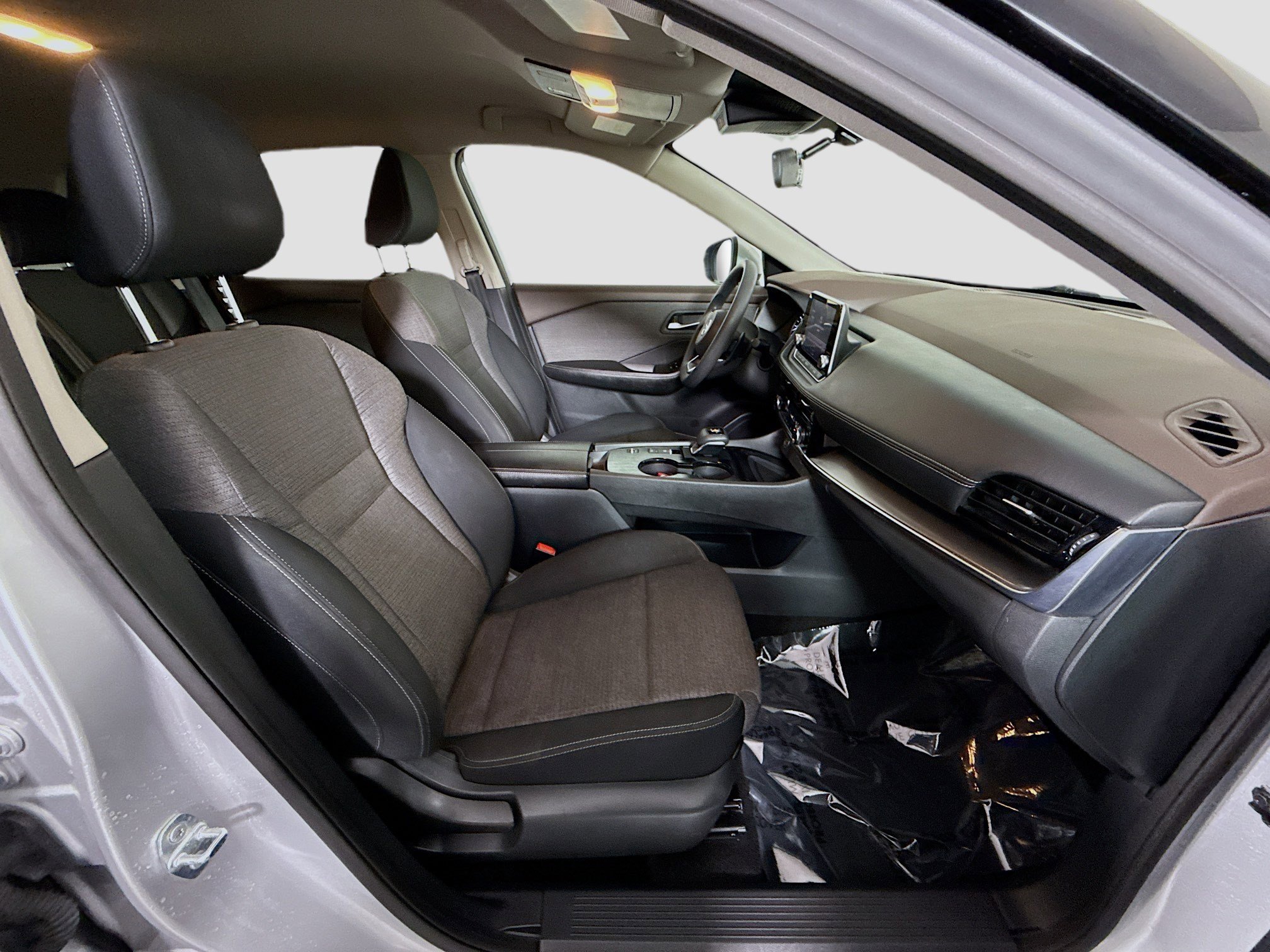 Used 2021 Nissan Rogue SV FWD image 29