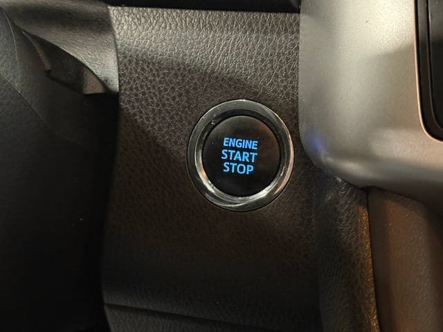Used 2016 Toyota Highlander Limited Platinum FWD image 17