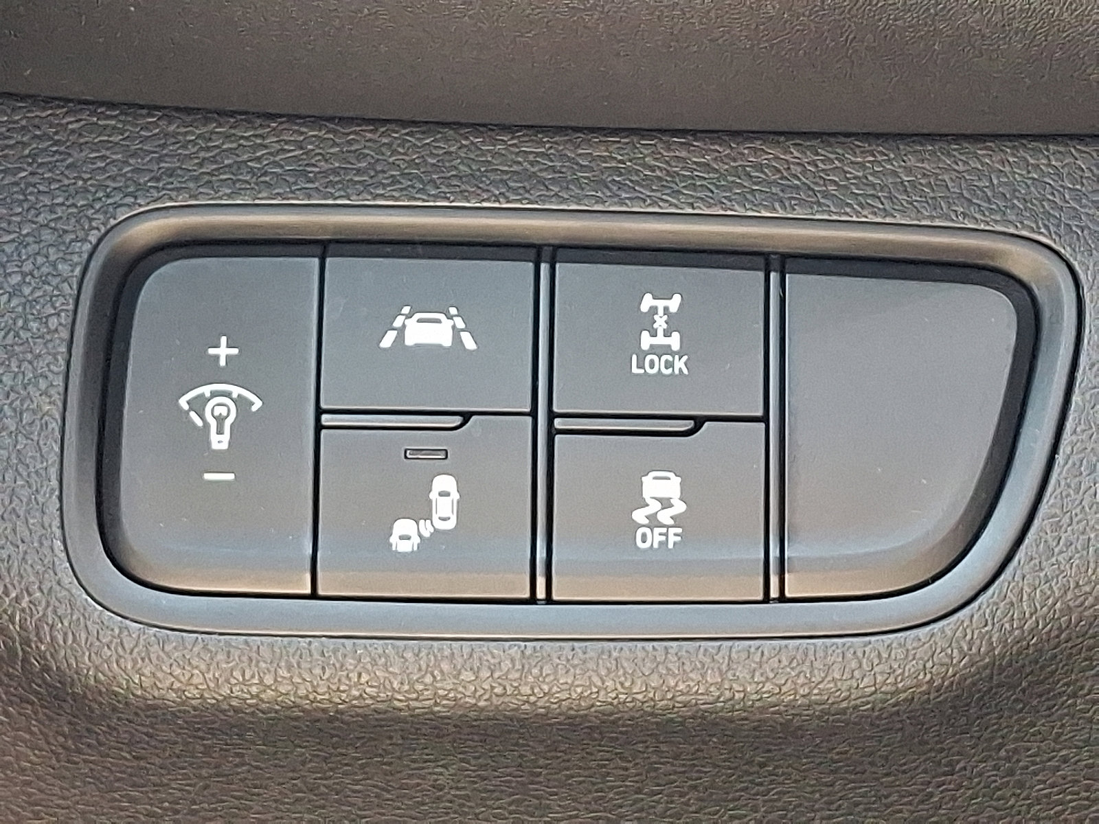 Used 2019 Hyundai Santa Fe SEL AWD/4WD image 25