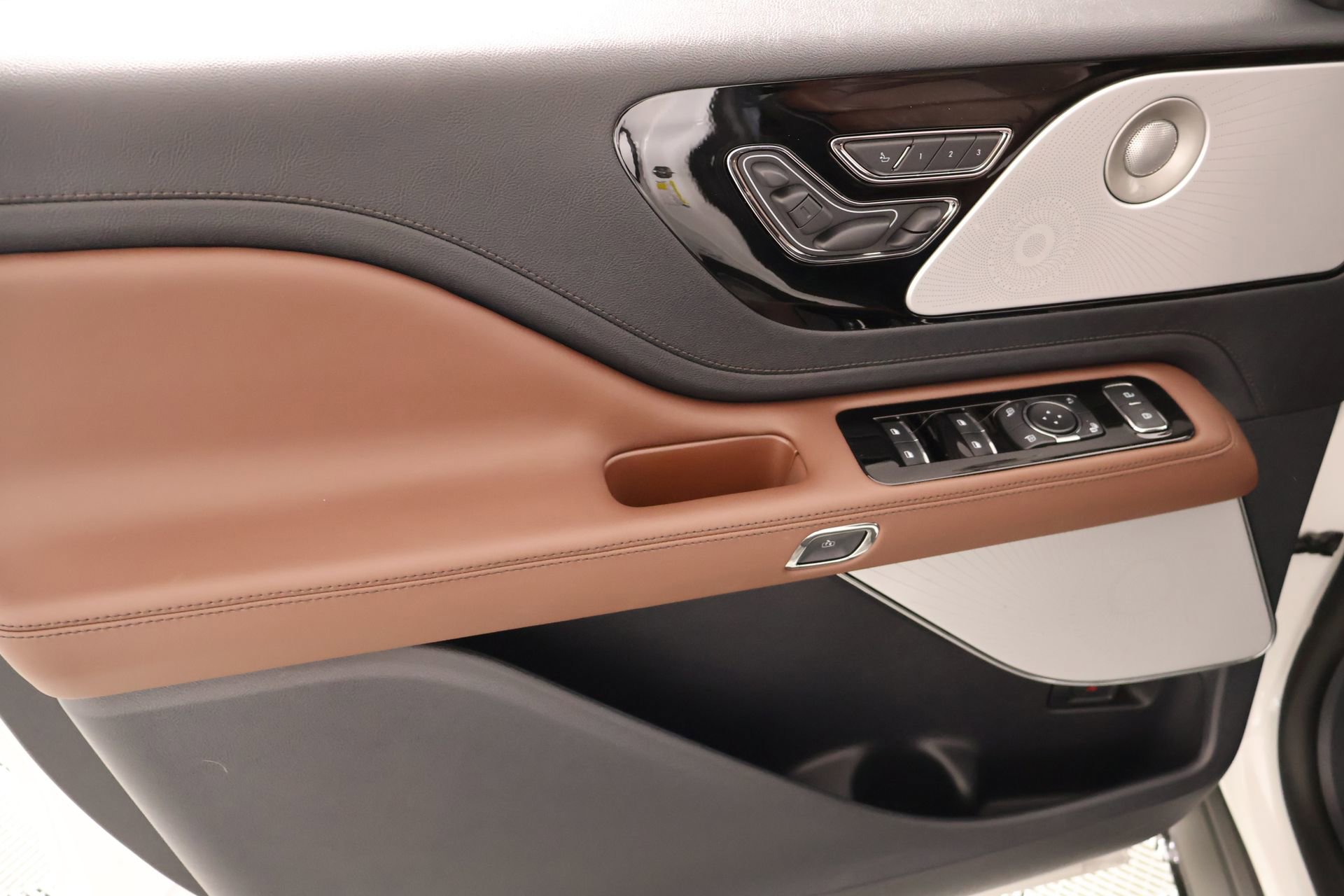 New 2026 Lincoln Aviator Reserve AWD/4WD image 17