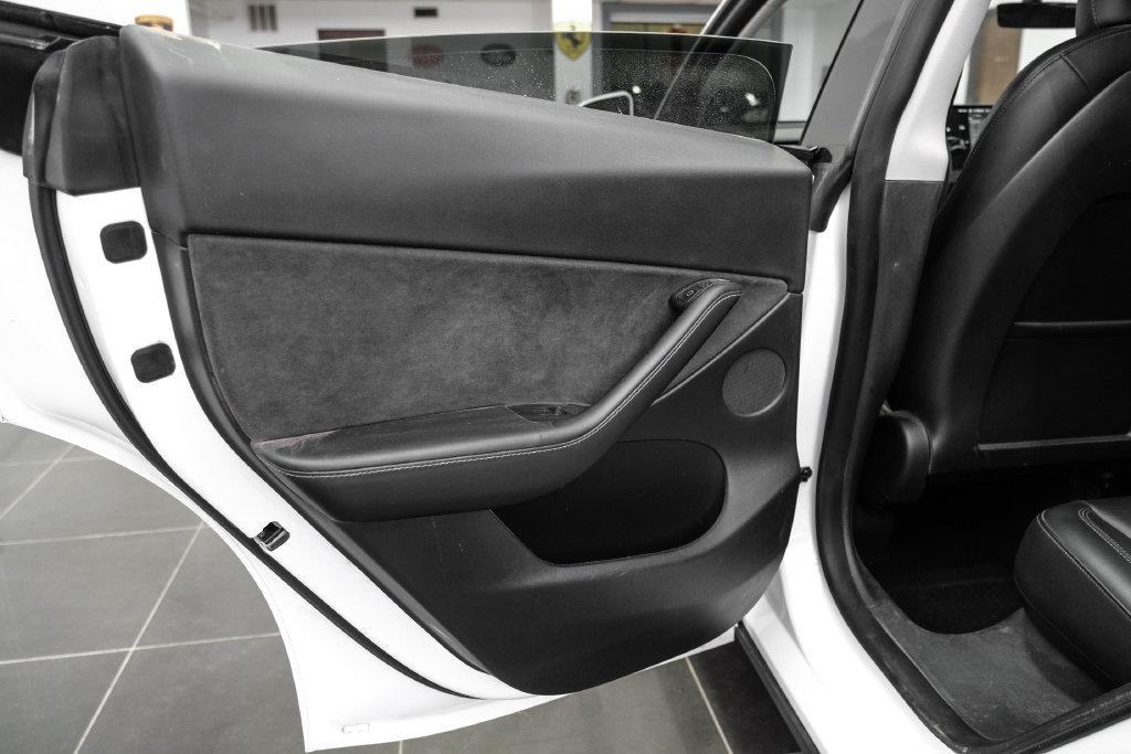 Used 2021 Tesla Model Y Long Range AWD/4WD image 38