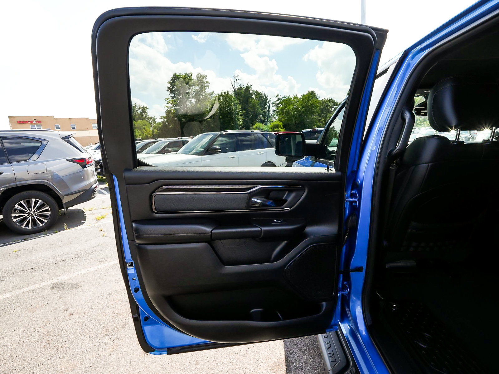 Used 2023 RAM 1500 Big Horn AWD/4WD image 13