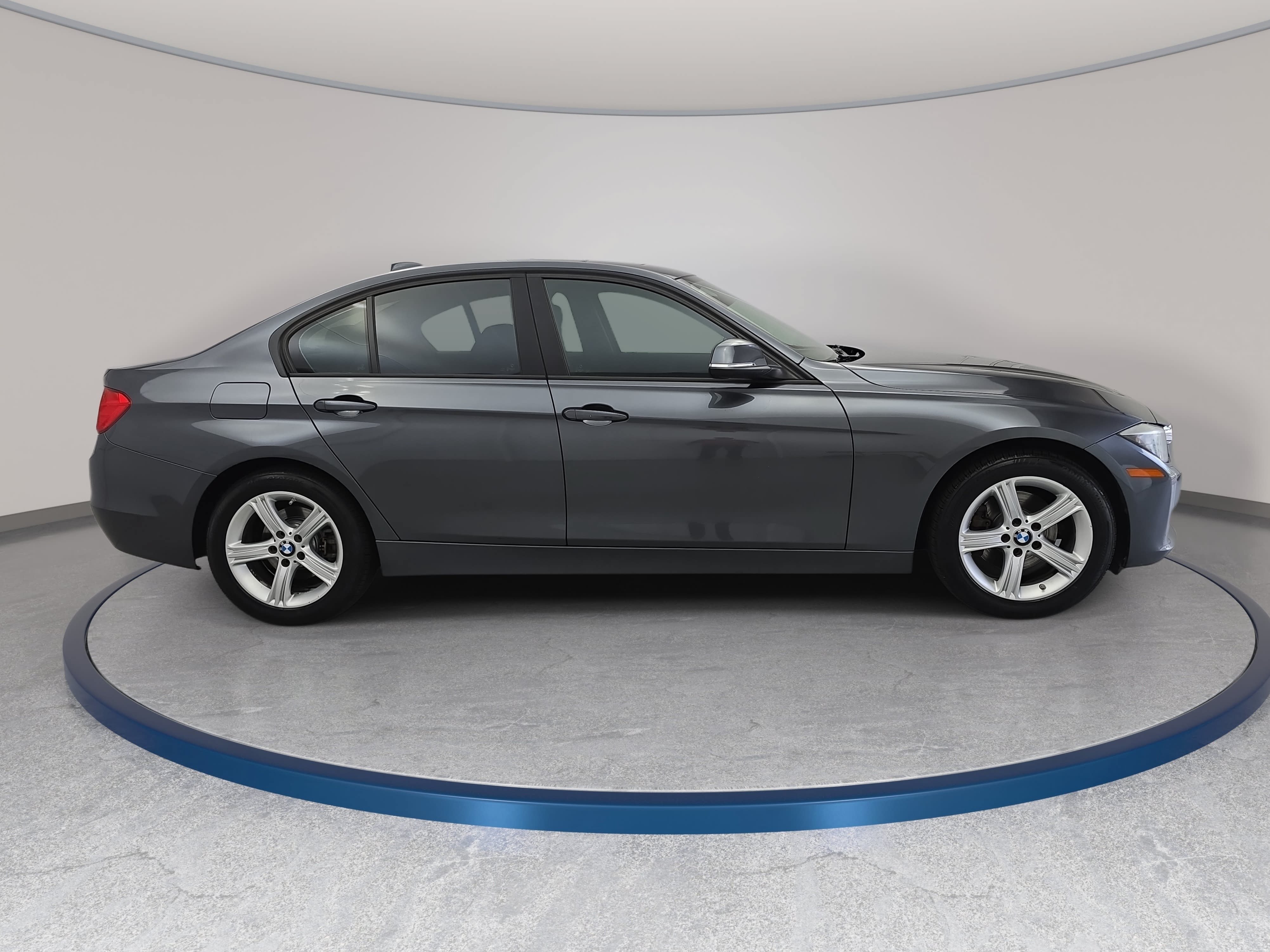Used 2015 BMW 328i xDrive Sedan AWD/4WD image 4