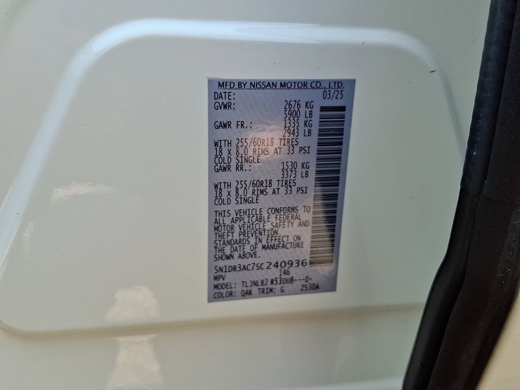 Used 2025 Nissan Pathfinder S AWD/4WD image 28