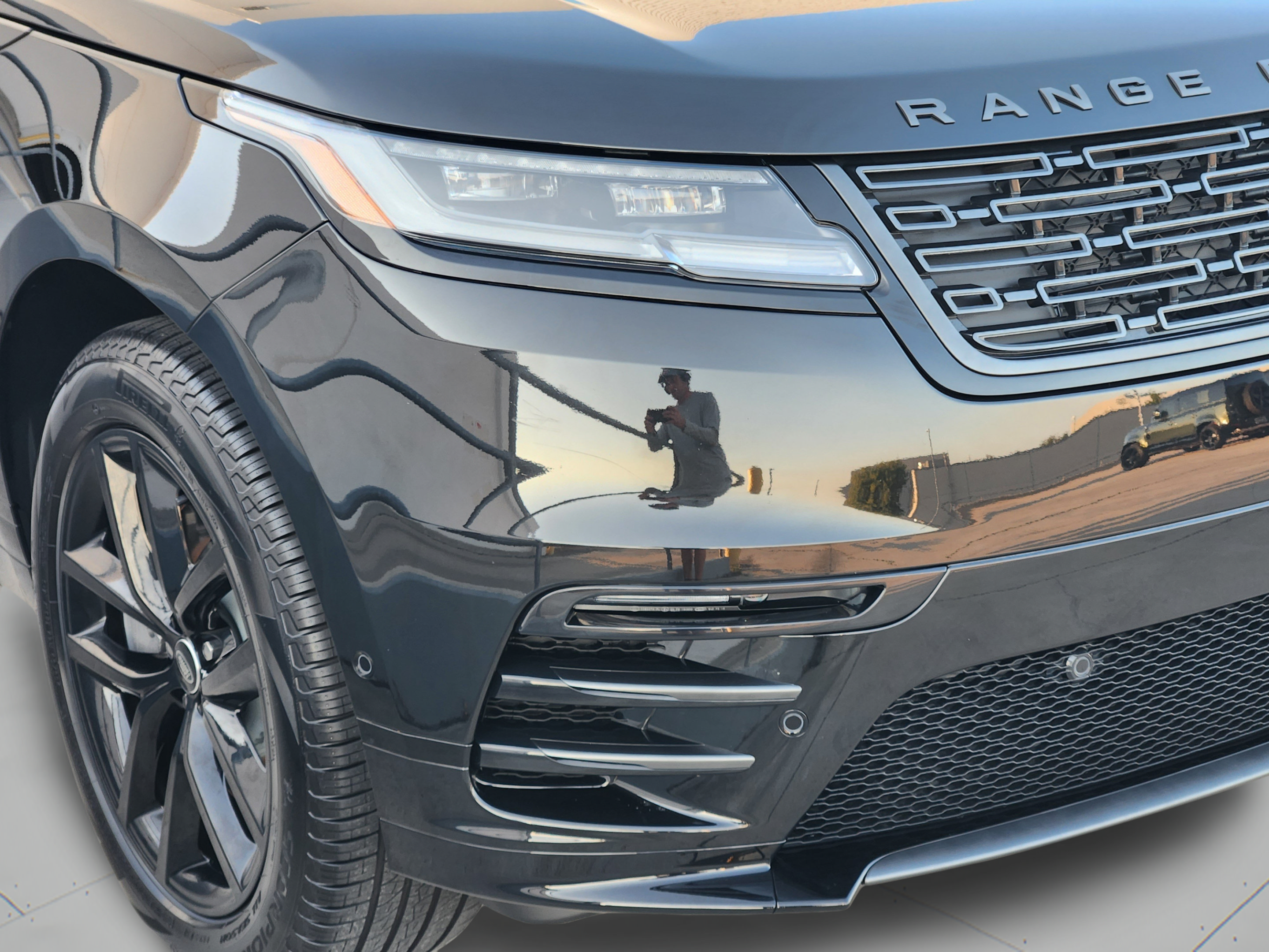 New 2026 Land Rover Range Rover Velar Belgravia AWD/4WD image 31