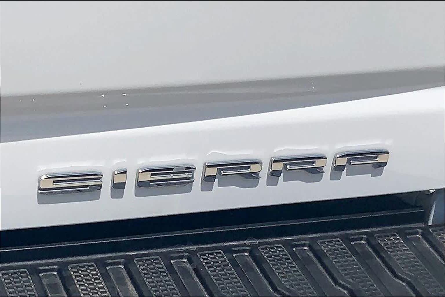 Certified 2025 GMC Sierra 2500 Denali Ultimate AWD/4WD image 10