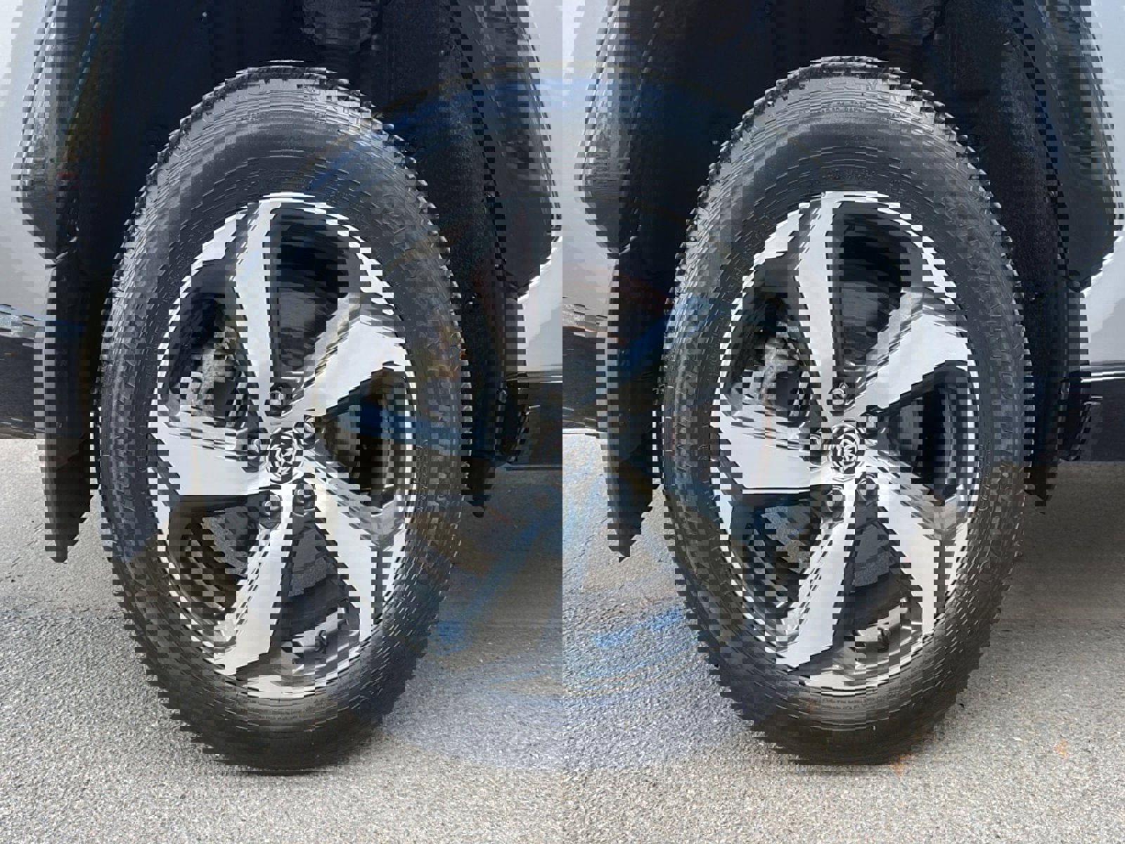 Used 2022 Toyota RAV4 SE w/ Weather & Moonroof Package image 45