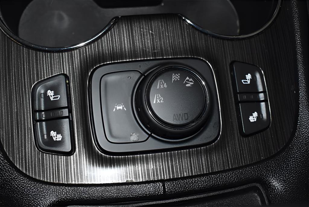 Used 2023 GMC Acadia SLT image 19