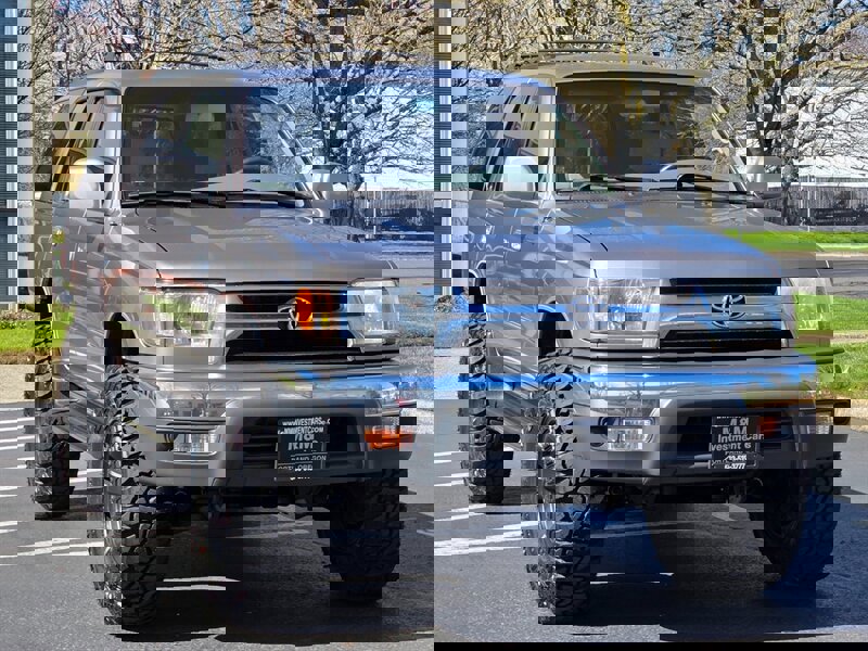 Used 2001 Toyota 4Runner SR5 image 2