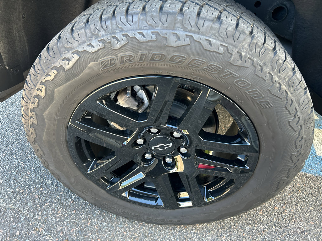 Used 2024 Chevrolet Colorado Trail Boss w/ Technology Package AWD/4WD image 31