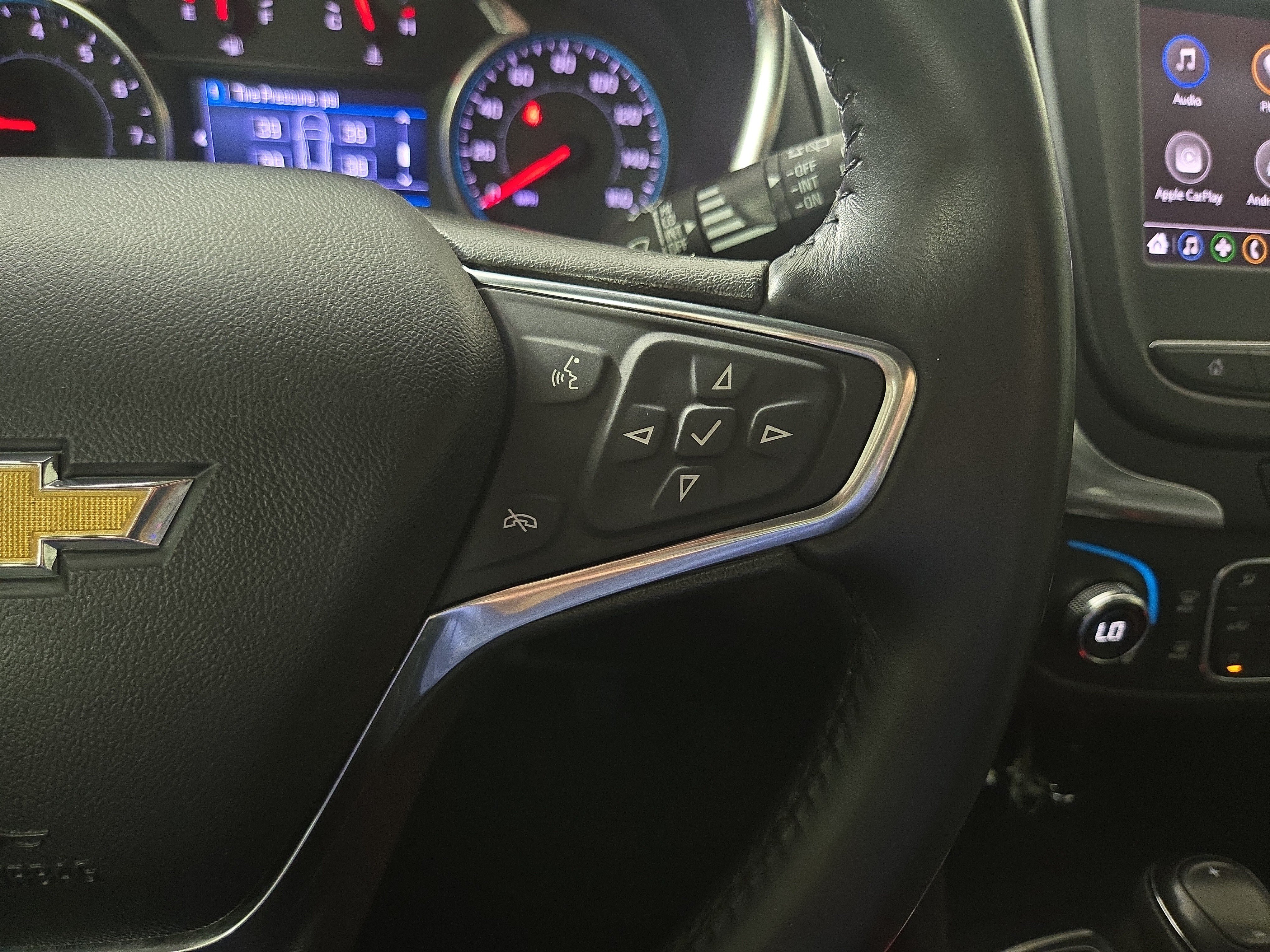 Used 2021 Chevrolet Equinox LT AWD/4WD image 16