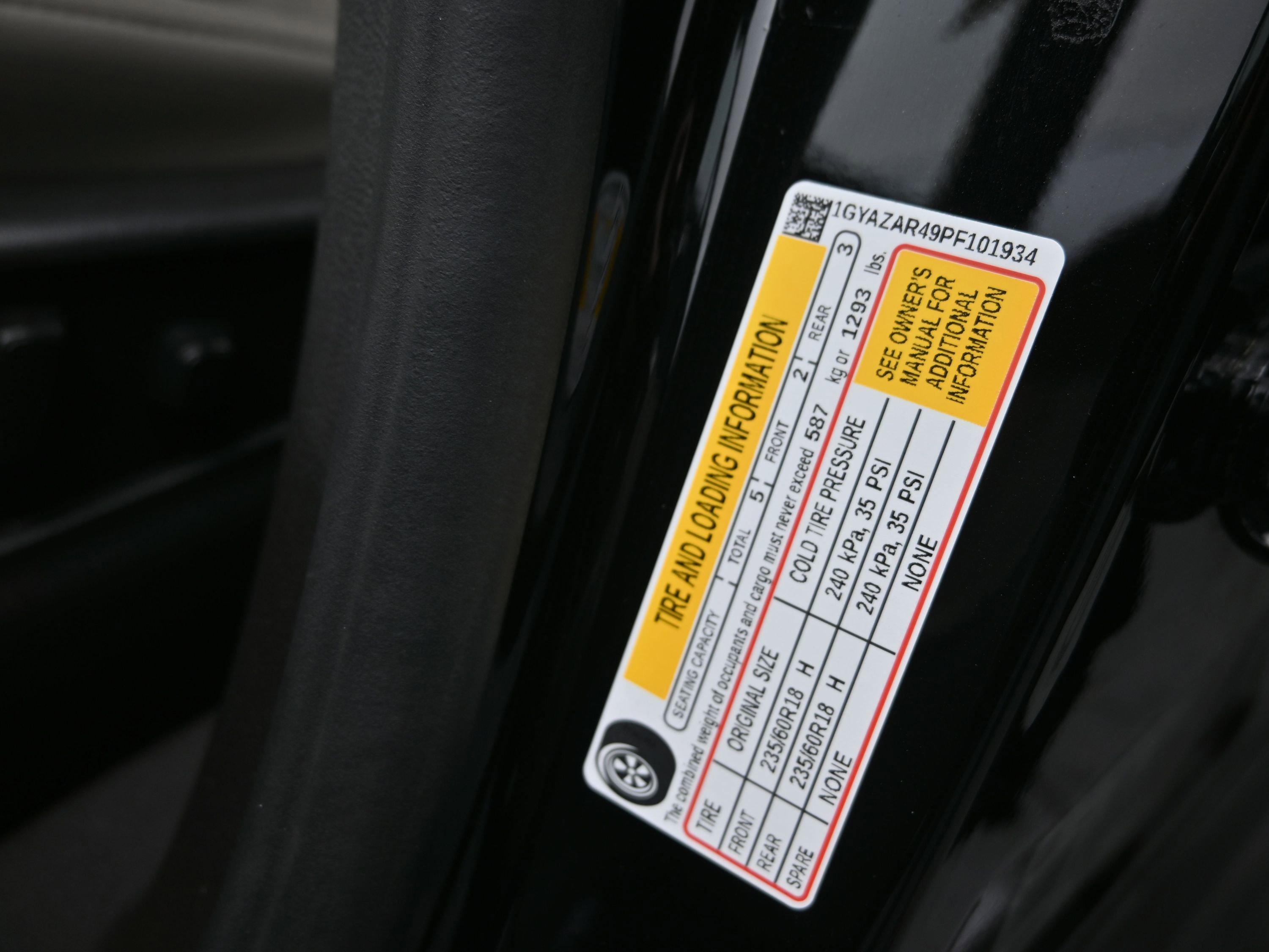 Used 2023 Cadillac XT4 Luxury w/ Cold Weather Package image 15