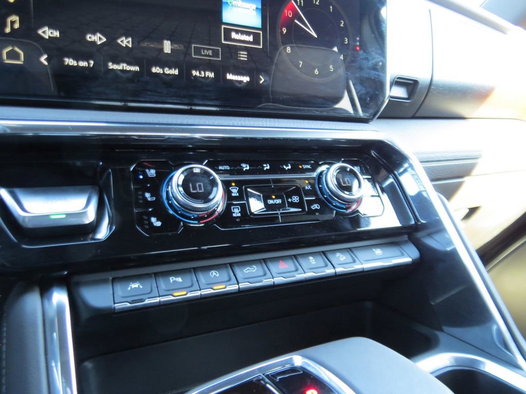 Used 2024 GMC Sierra 1500 Denali w/ Denali Reserve Package AWD/4WD image 16