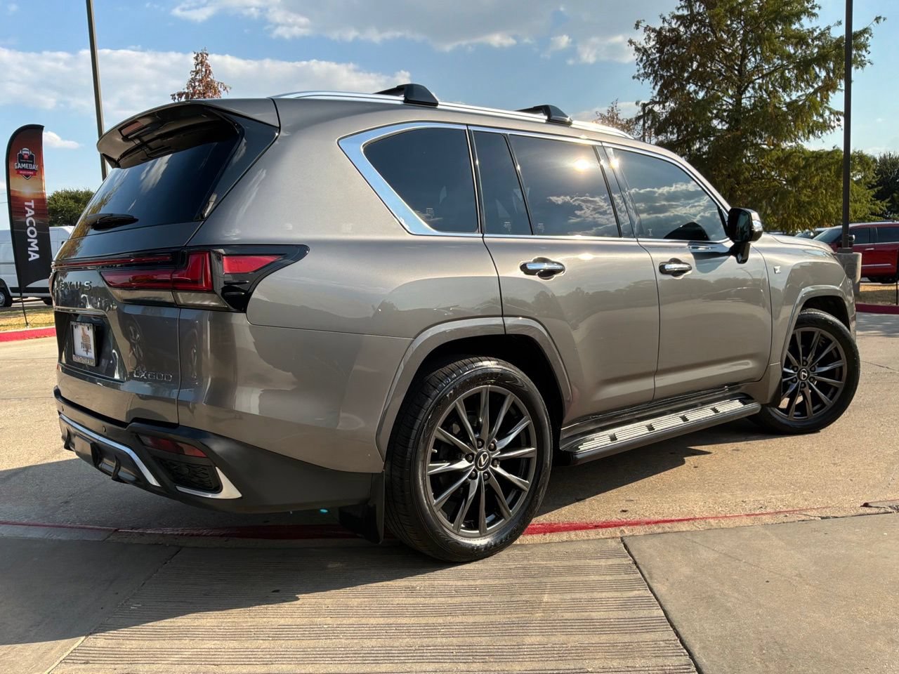 Used 2023 Lexus LX 600 F Sport w/ Accessory Package (Z1) AWD/4WD image 6