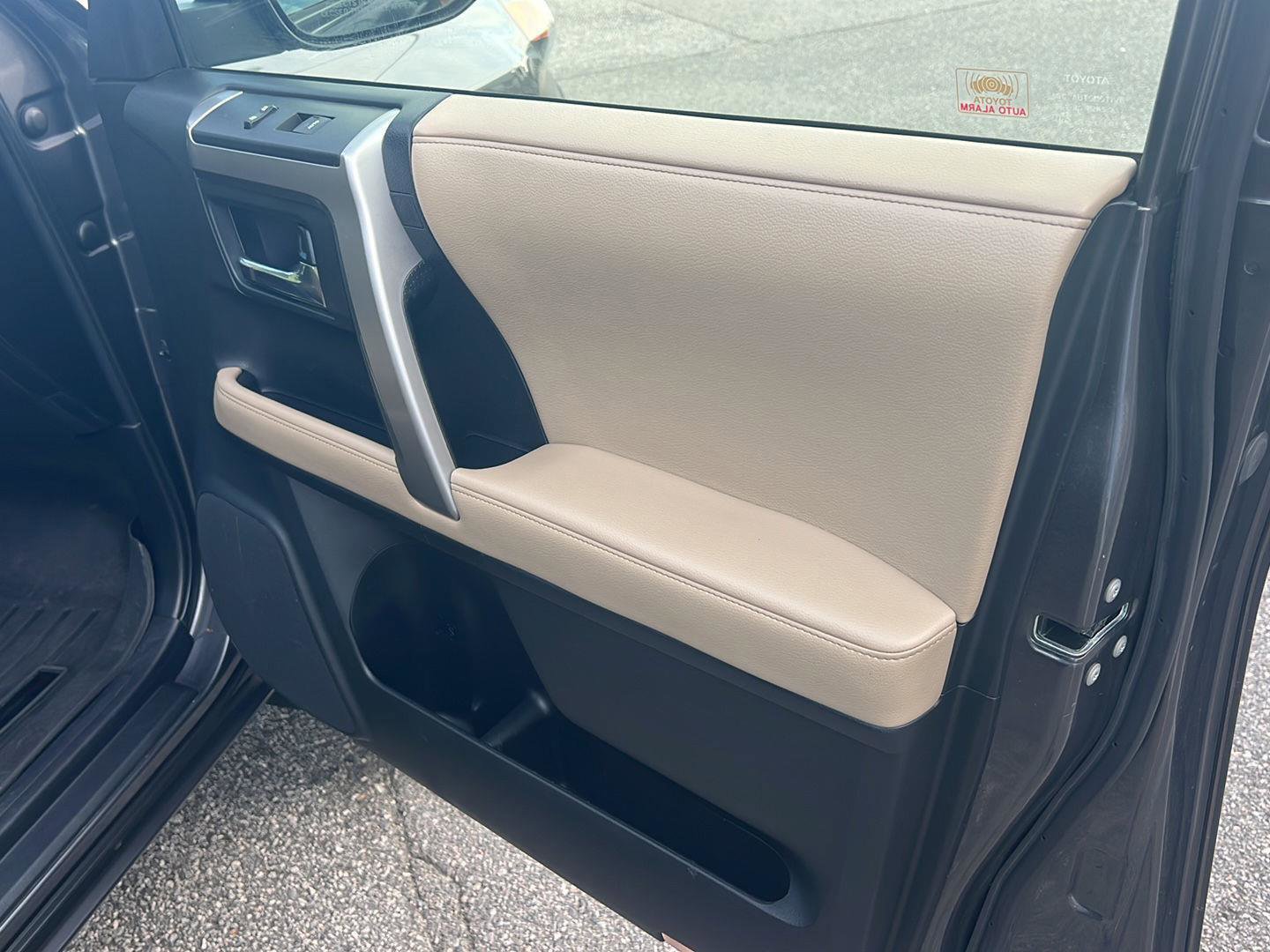 Used 2016 Toyota 4Runner SR5 image 14