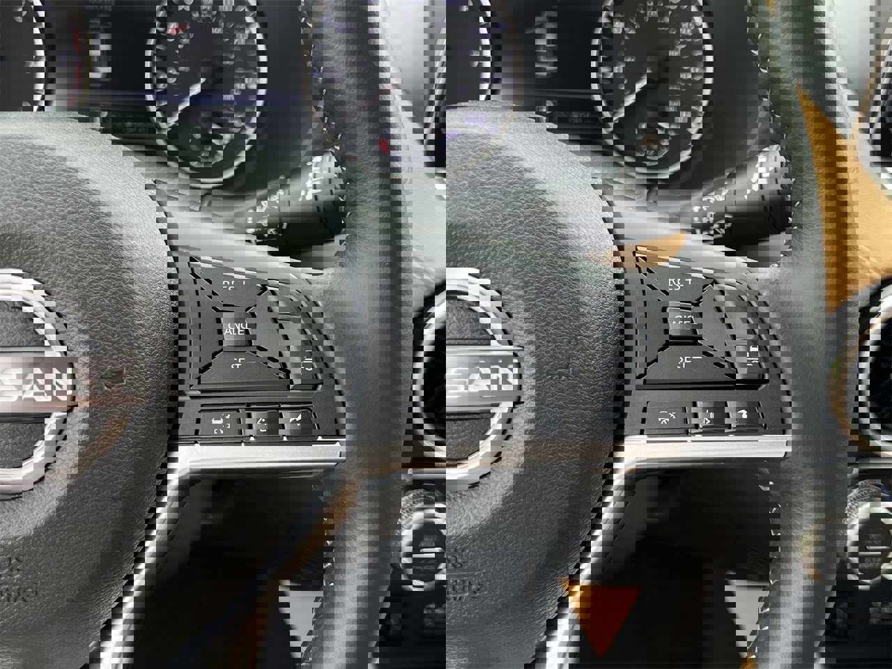 Used 2025 Nissan Sentra SV w/ SV Premium Package image 11