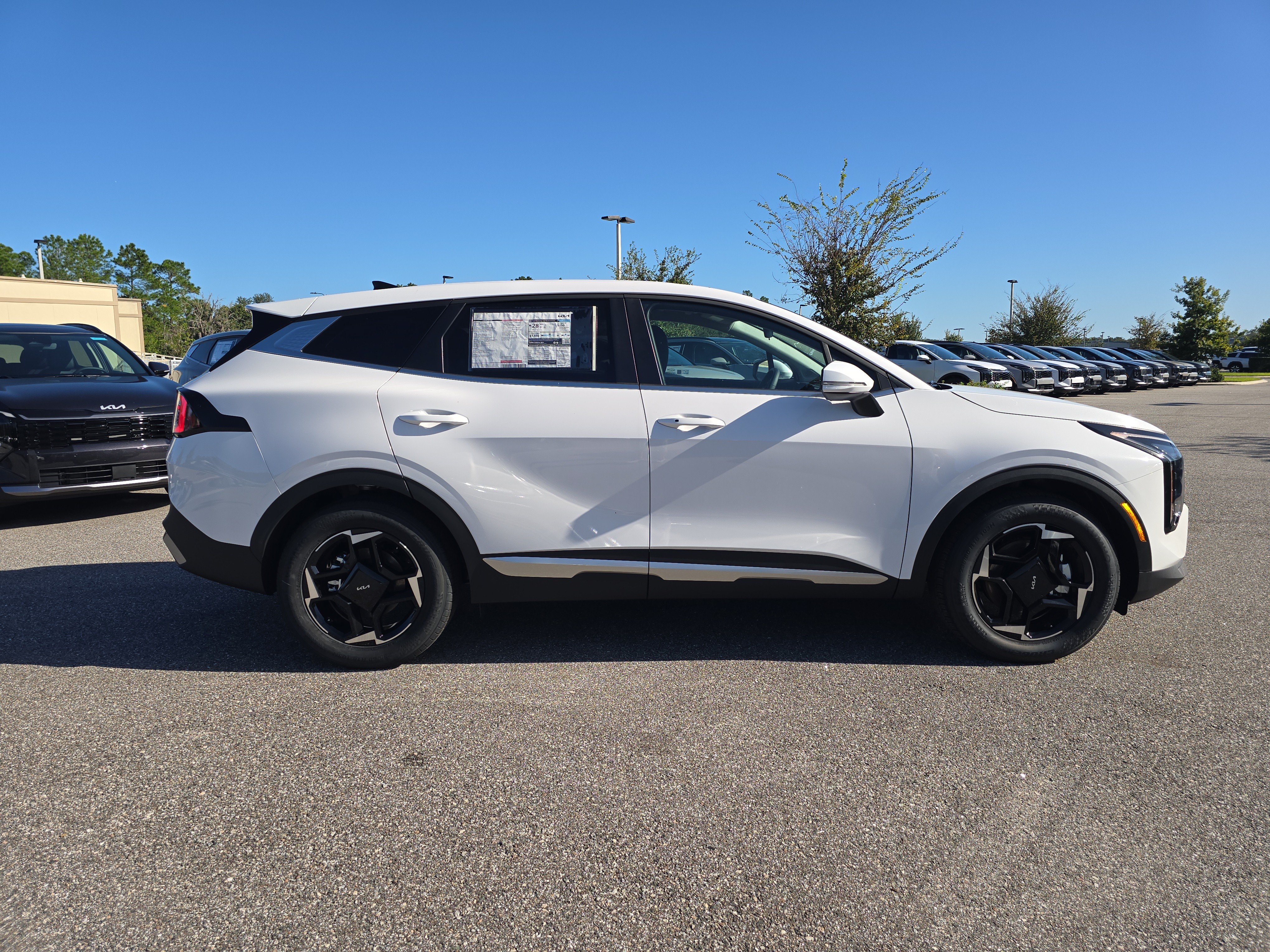 New 2027 Kia Sportage EX FWD image 9