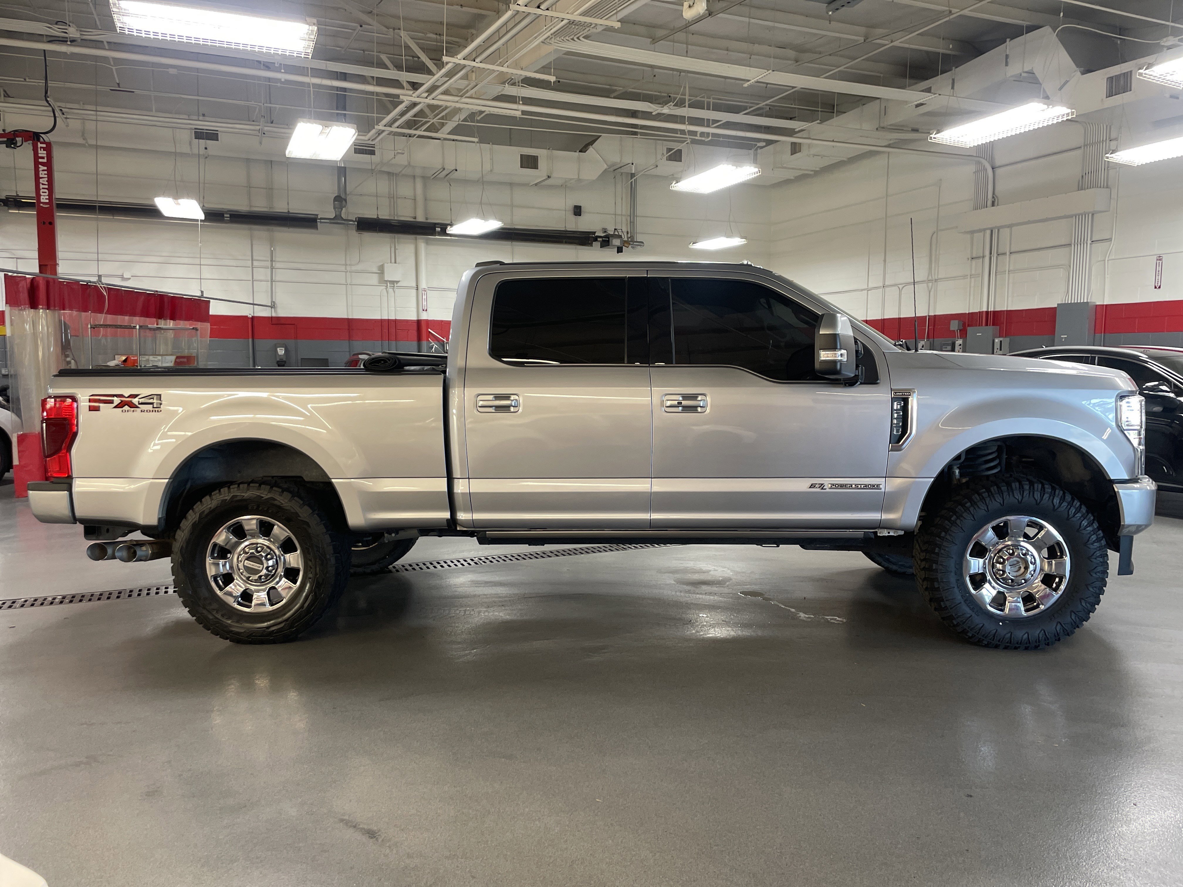 Used 2022 Ford F250 Limited w/ FX4 Off-Road Package image 11