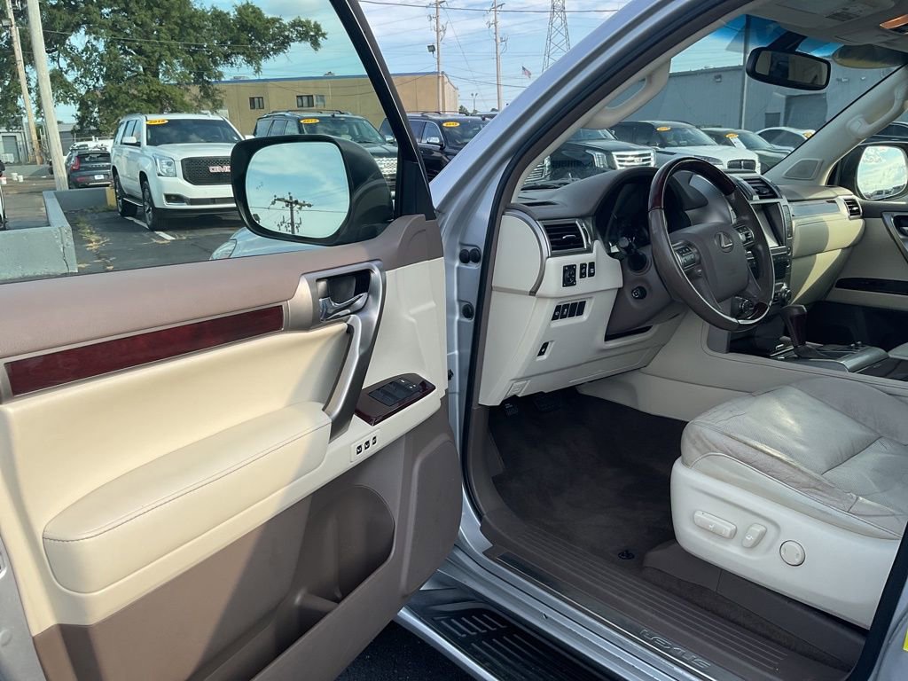 Used 2015 Lexus GX 460 image 23