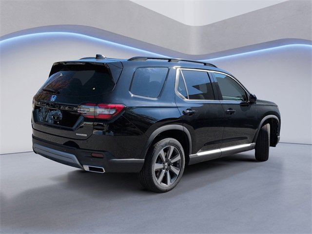 New 2025 Honda Pilot Touring image 4