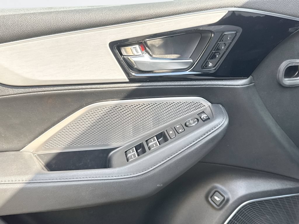 Used 2024 Acura MDX SH-AWD image 15