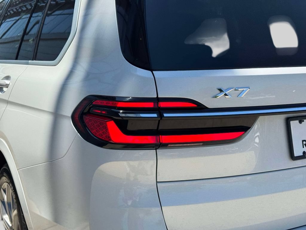 Certified 2024 BMW X7 xDrive40i w/ Premium Package AWD/4WD image 10