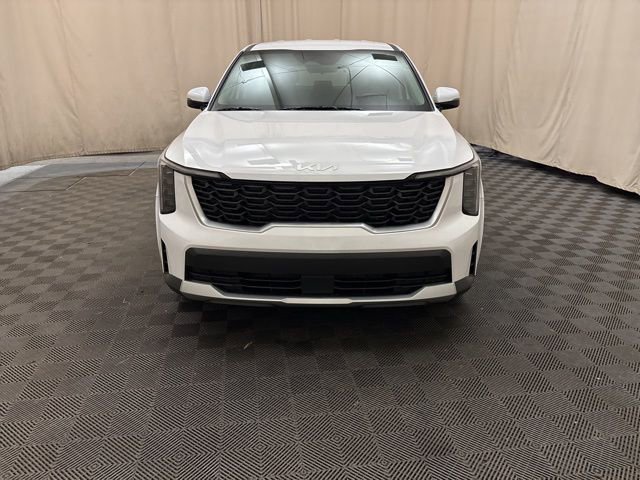 Certified 2025 Kia Sorento LX image 2