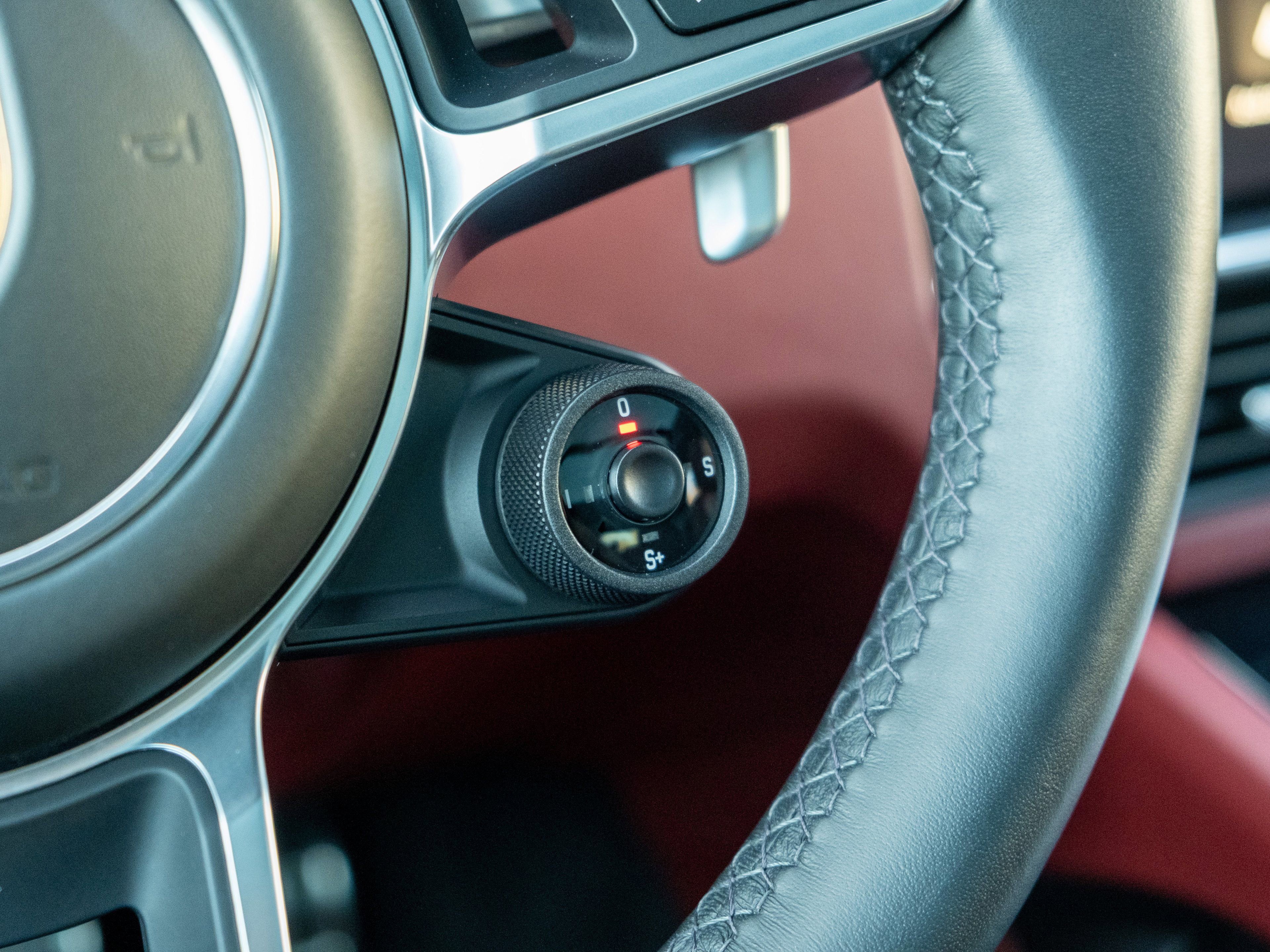 Certified 2022 Porsche Cayenne S Platinum image 32