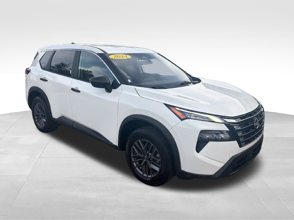 Used 2024 Nissan Rogue S FWD image 7