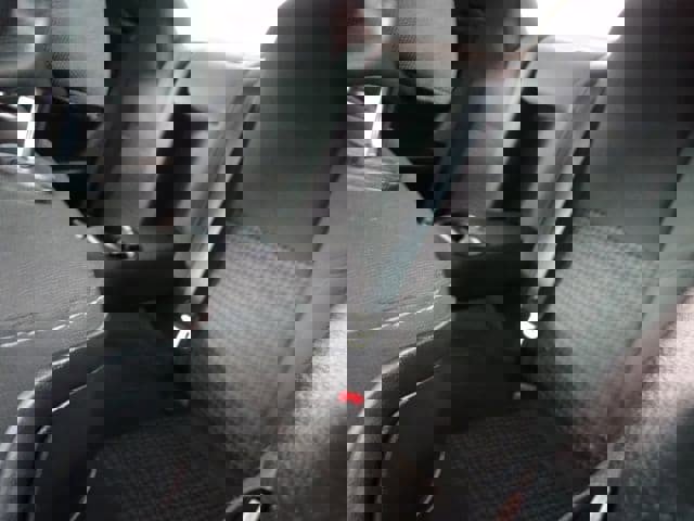 Used 2017 Dodge Challenger SXT image 4