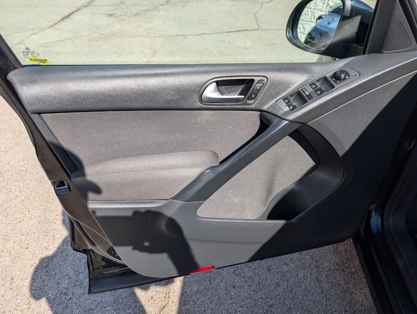 Used 2017 Volkswagen Tiguan Limited w/ Premium Package AWD/4WD image 11