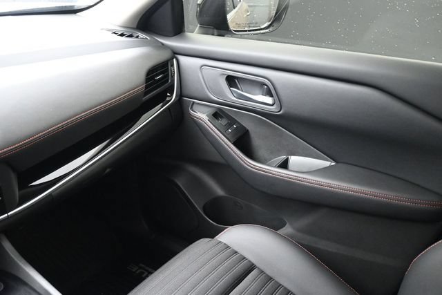 Used 2026 Nissan Rogue SV AWD/4WD image 36