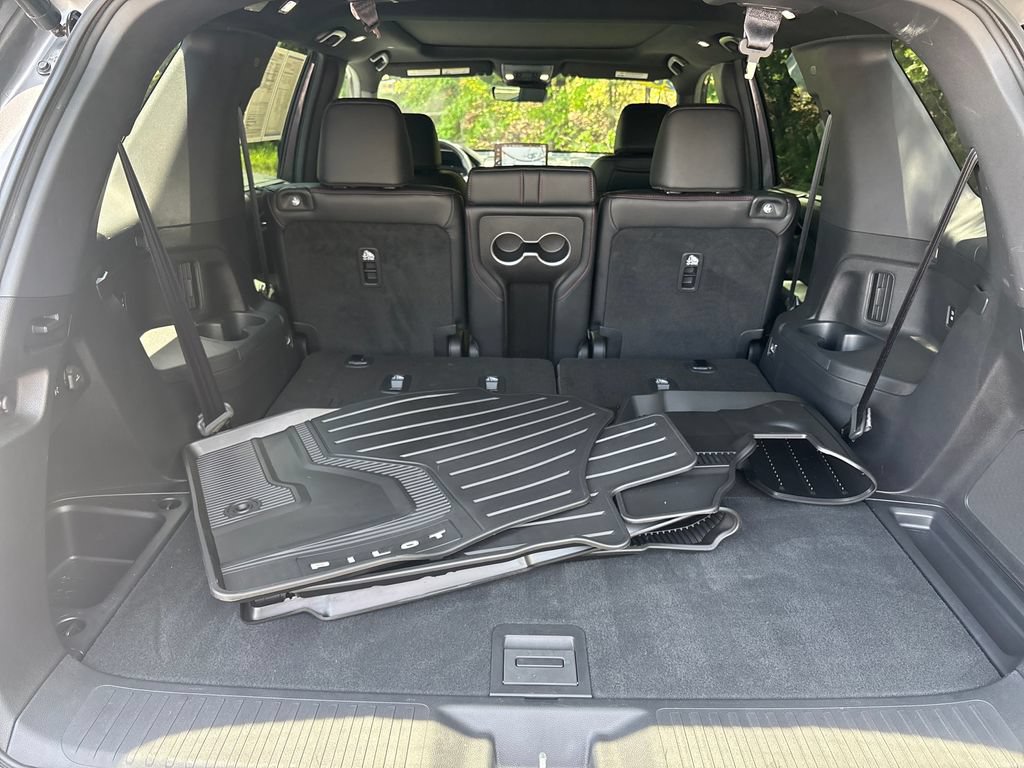 Used 2025 Honda Pilot Black Edition image 29