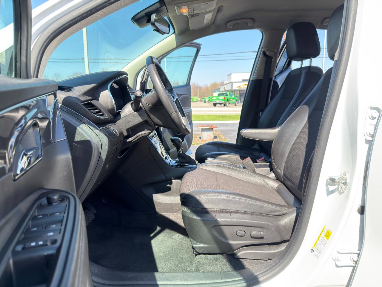 Used 2020 Buick Encore Preferred FWD image 18