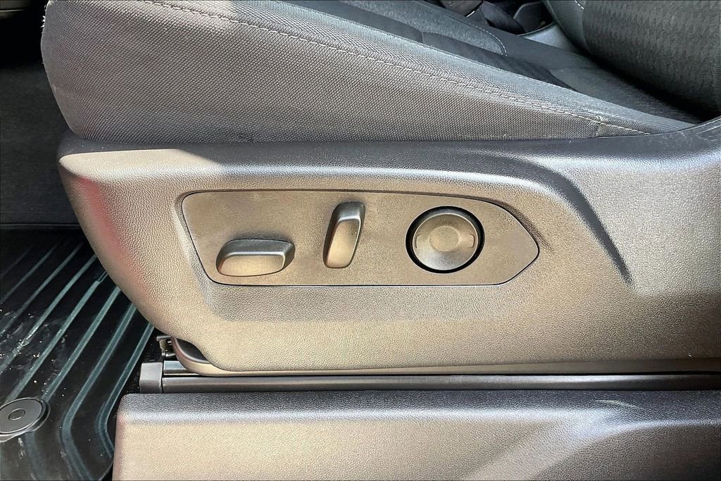 Used 2025 Chevrolet Silverado 2500 Custom w/ Custom Value Package AWD/4WD image 26