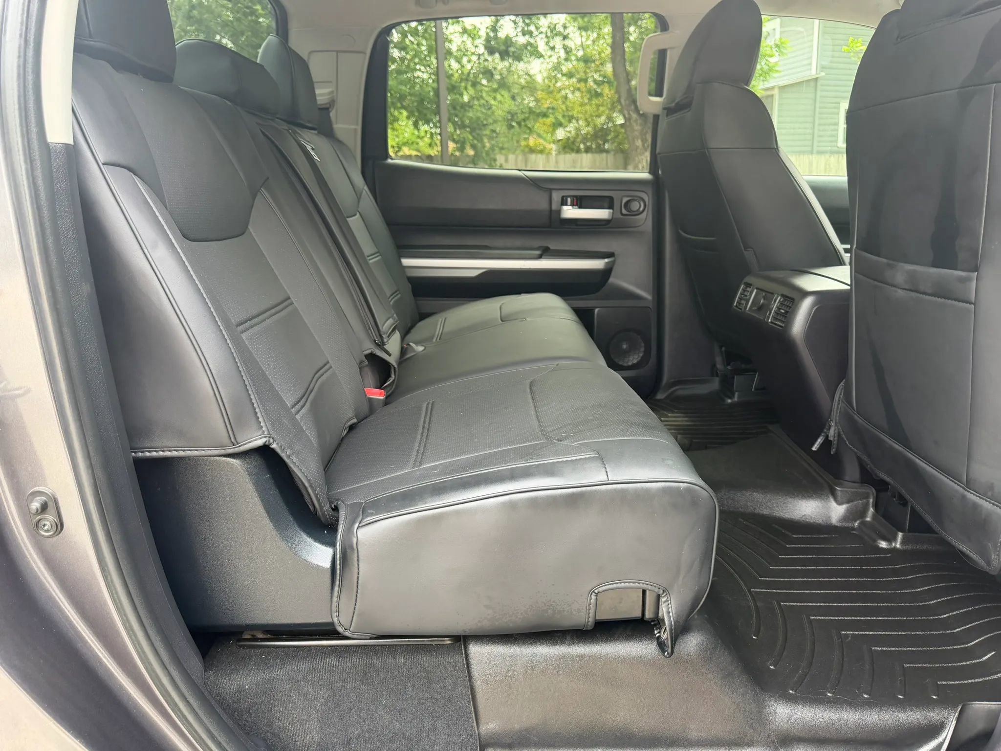 Used 2016 Toyota Tundra SR5 w/ SR5 Upgrade Package AWD/4WD image 11