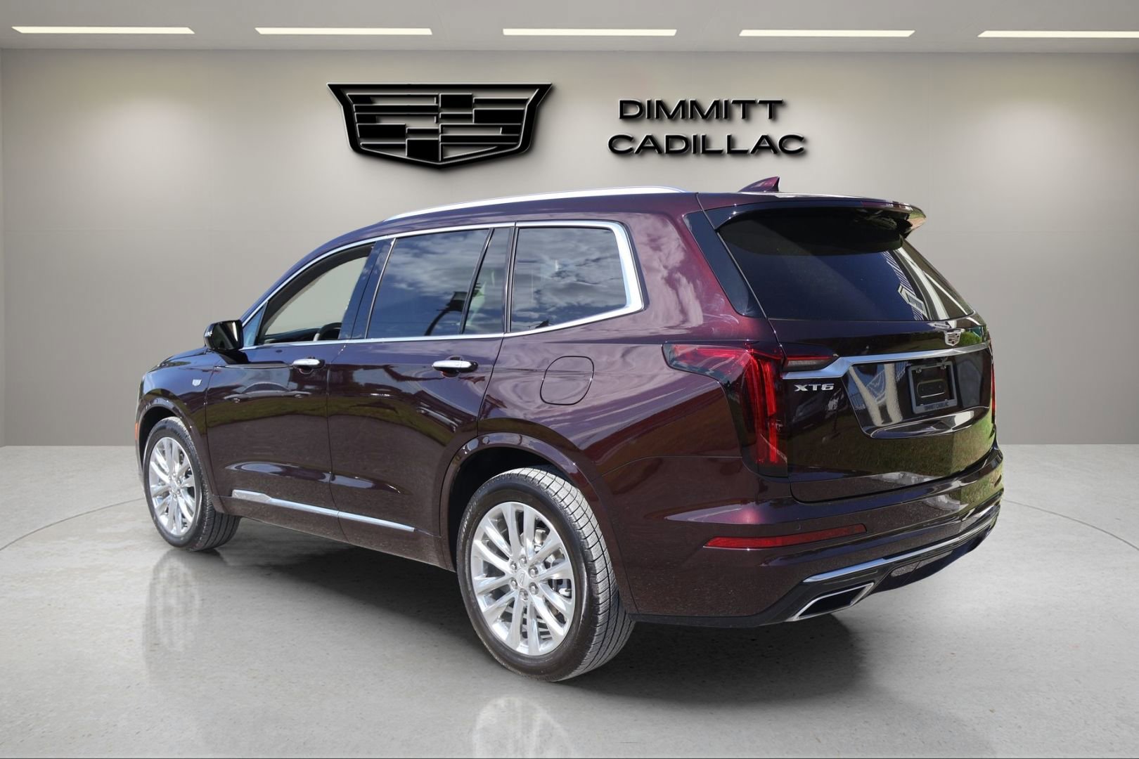 Used 2021 Cadillac XT6 Premium Luxury FWD image 3