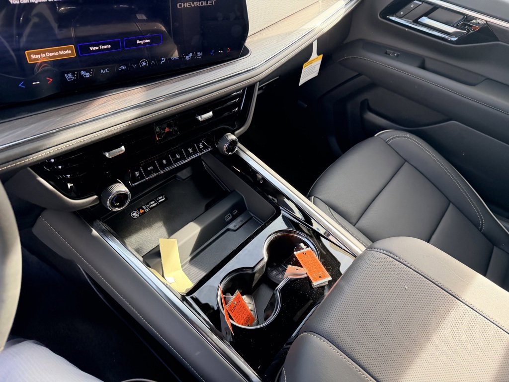 New 2026 Chevrolet Suburban Premier image 21