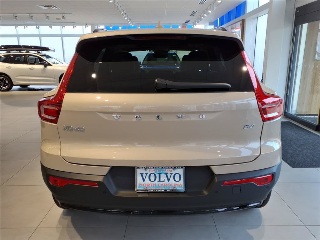 New 2026 Volvo XC40 B4 Plus w/ Protection Package Premier FWD image 7