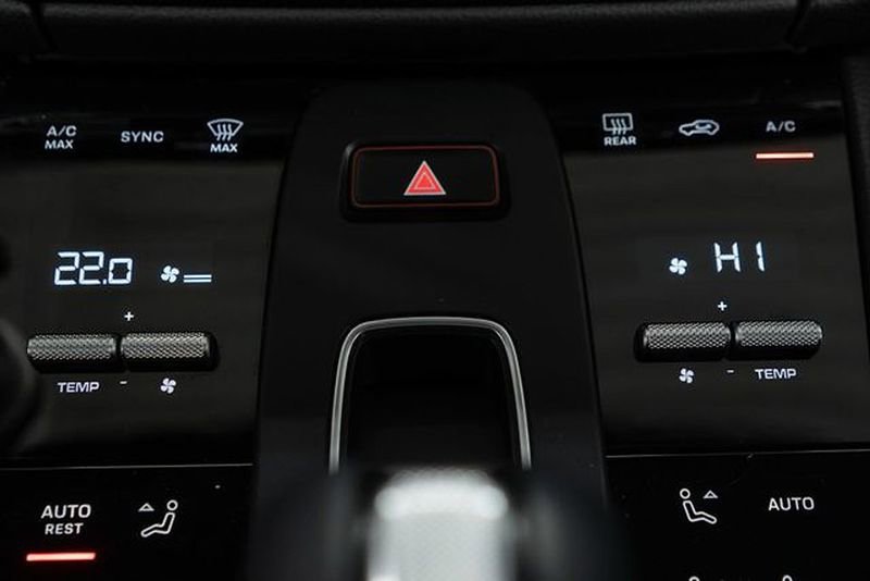 Used 2023 Porsche Macan image 28