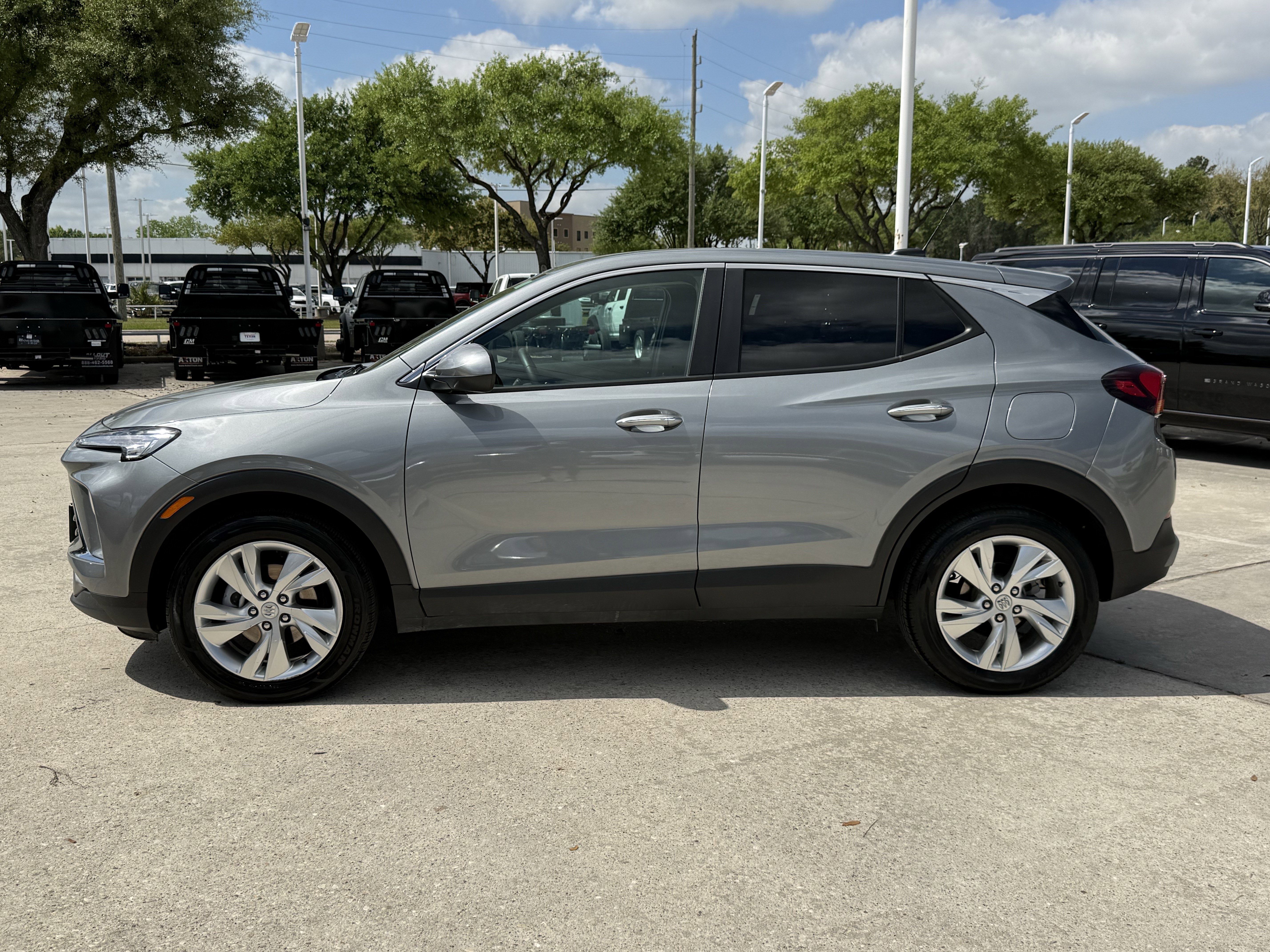 Used 2025 Buick Encore GX Preferred FWD image 9