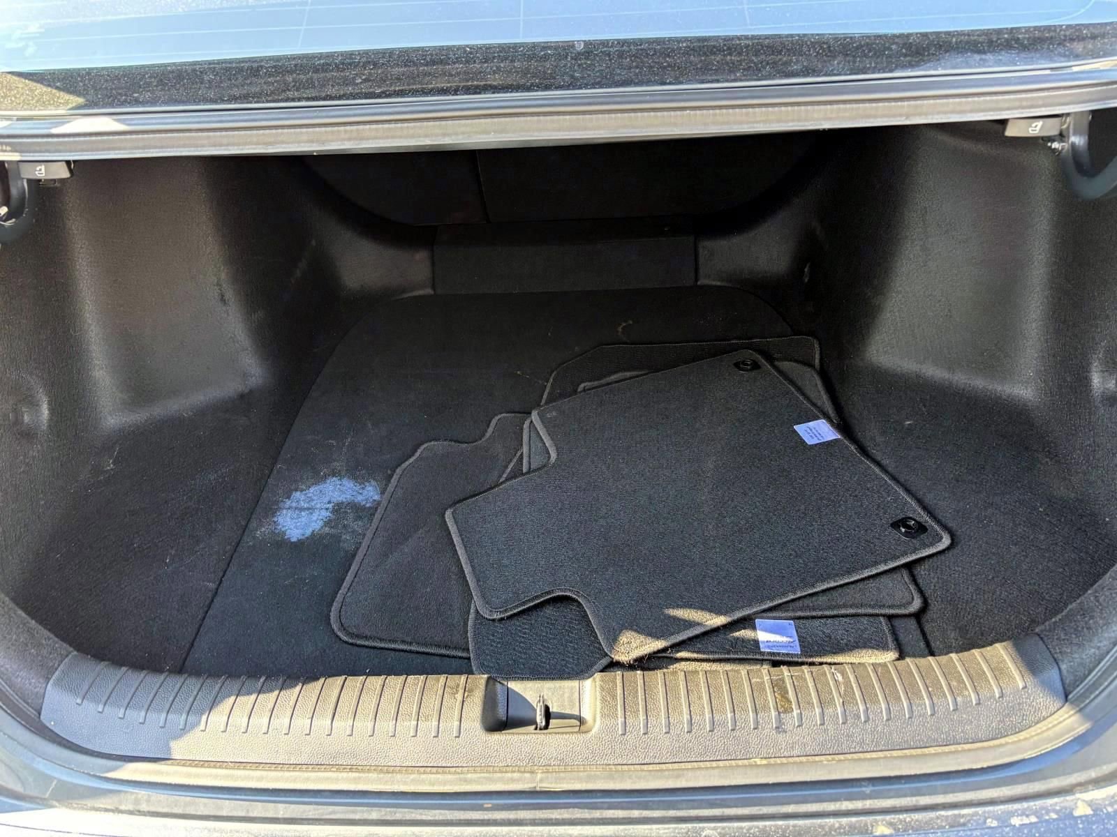 Used 2023 Honda Accord EX-L image 9