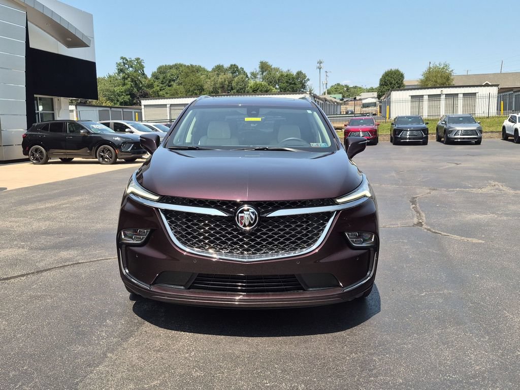 Used 2023 Buick Enclave Avenir w/ Avenir Technology Package AWD/4WD image 2