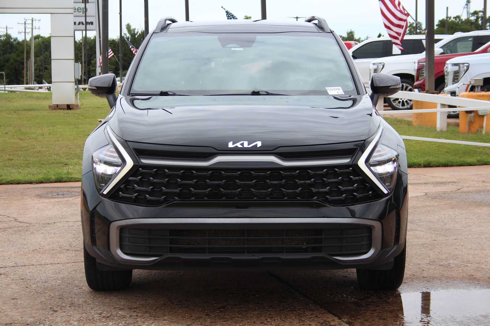 Used 2023 Kia Sportage X-Line w/ X-Line Premium Package AWD/4WD image 3